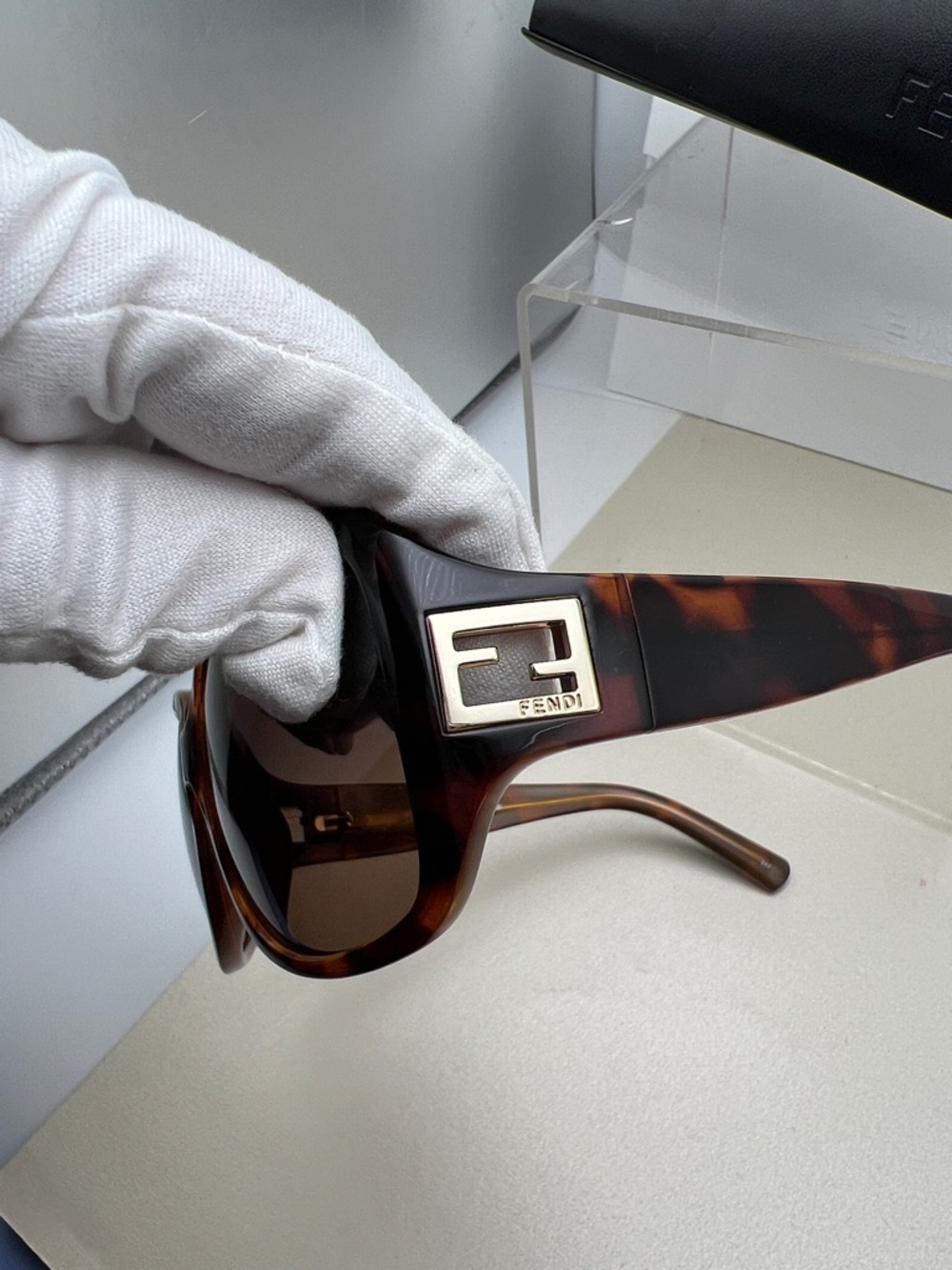 FENDI Tortoiseshell Oversized Women's Sunglasses Zucca FF Logo Brown Lenses - Picture 9 of 17